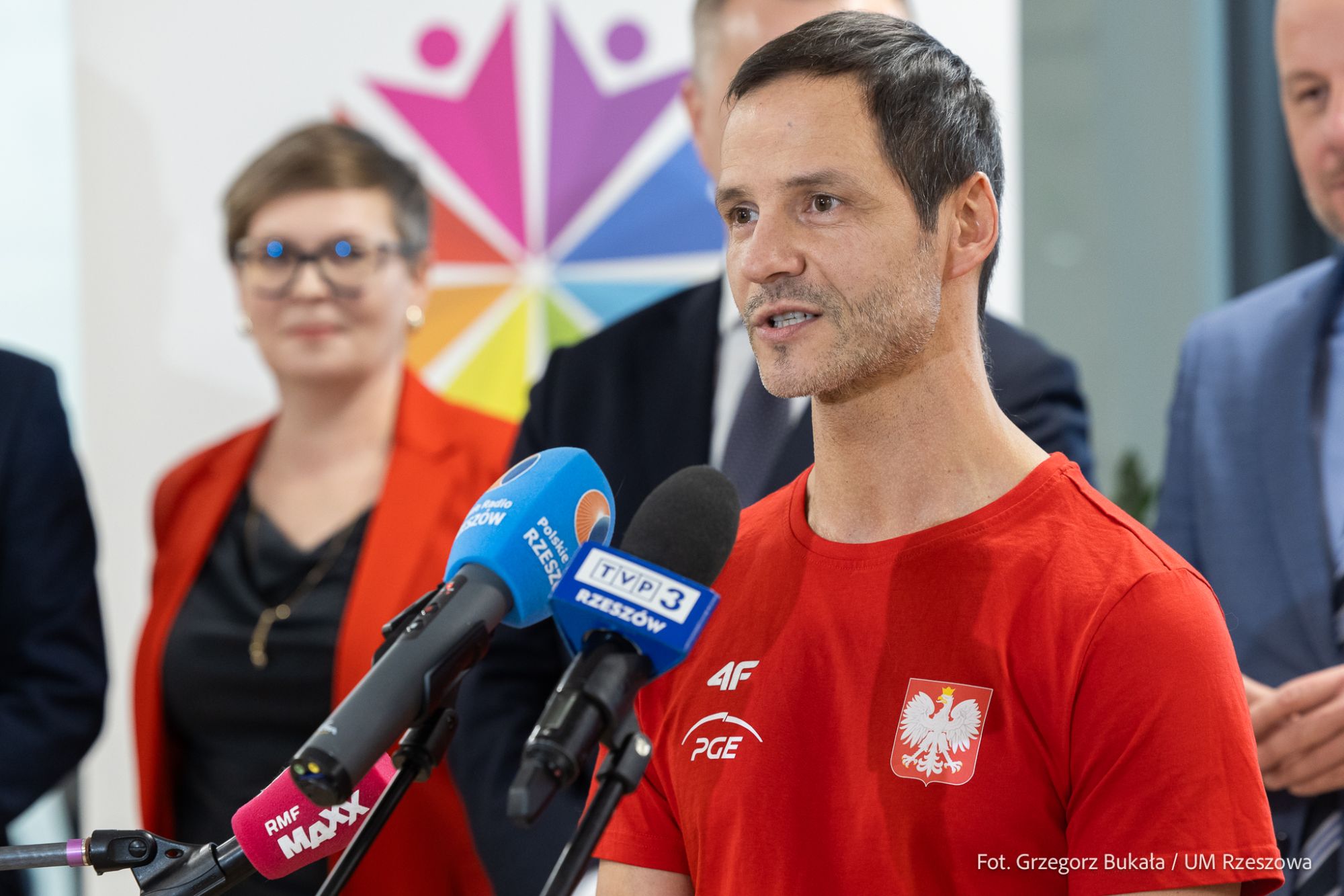 Zdjęcie z konferencji prasowej na pływalni przy ul. Matuszczaka 7a w Rzeszowie, fot. Grzegorz Bukała, Urząd Miasta Rzeszowa